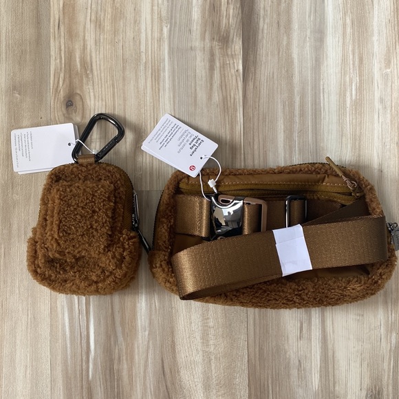 ❤️ Lululemon Everywhere Bag & Nano Clip-On Fleece Backpack Burnt Caramel NWT - Picture 2 of 6